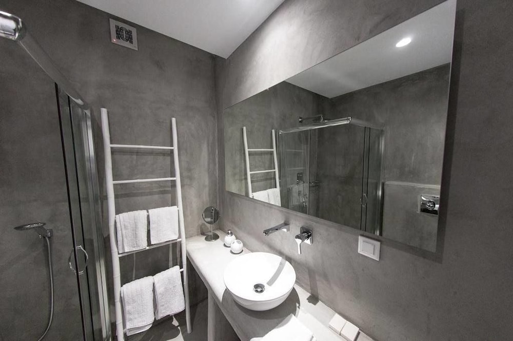 Bellou Suites 49/50