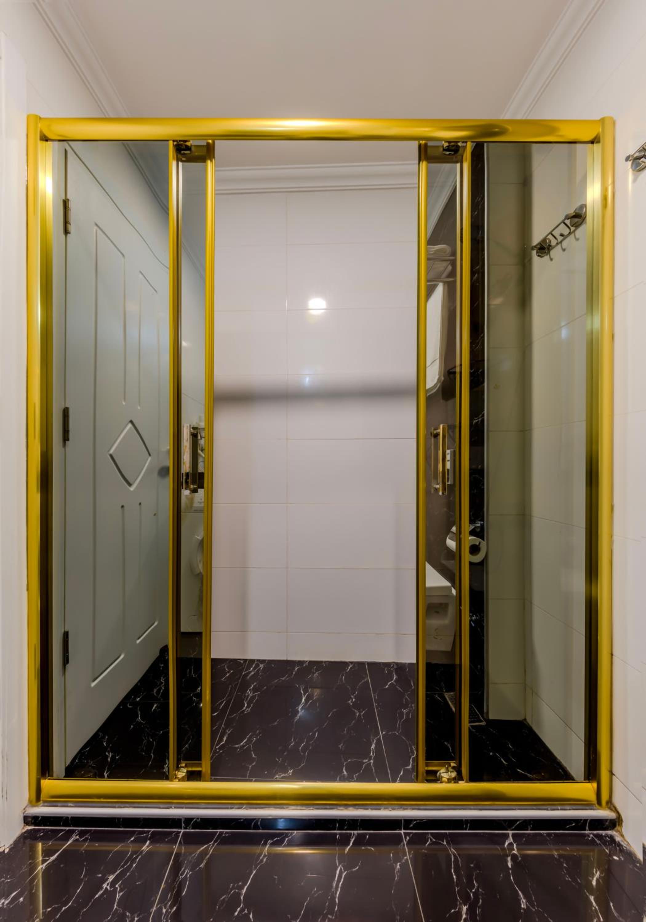 LEMIS SUITE 23/50