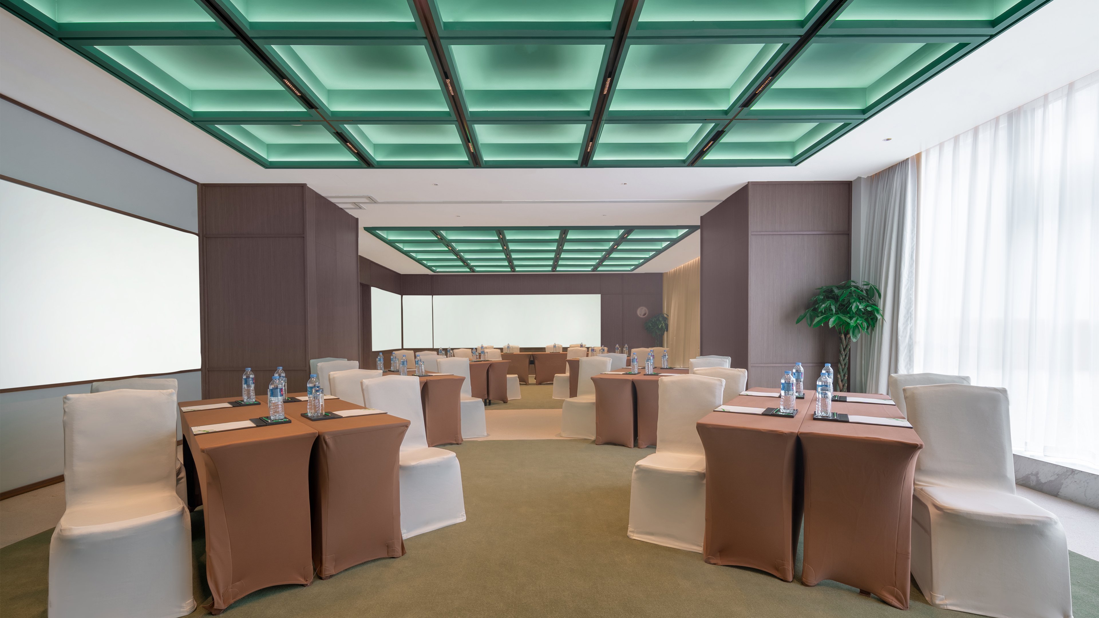 Holiday Inn Focus Square 26/50