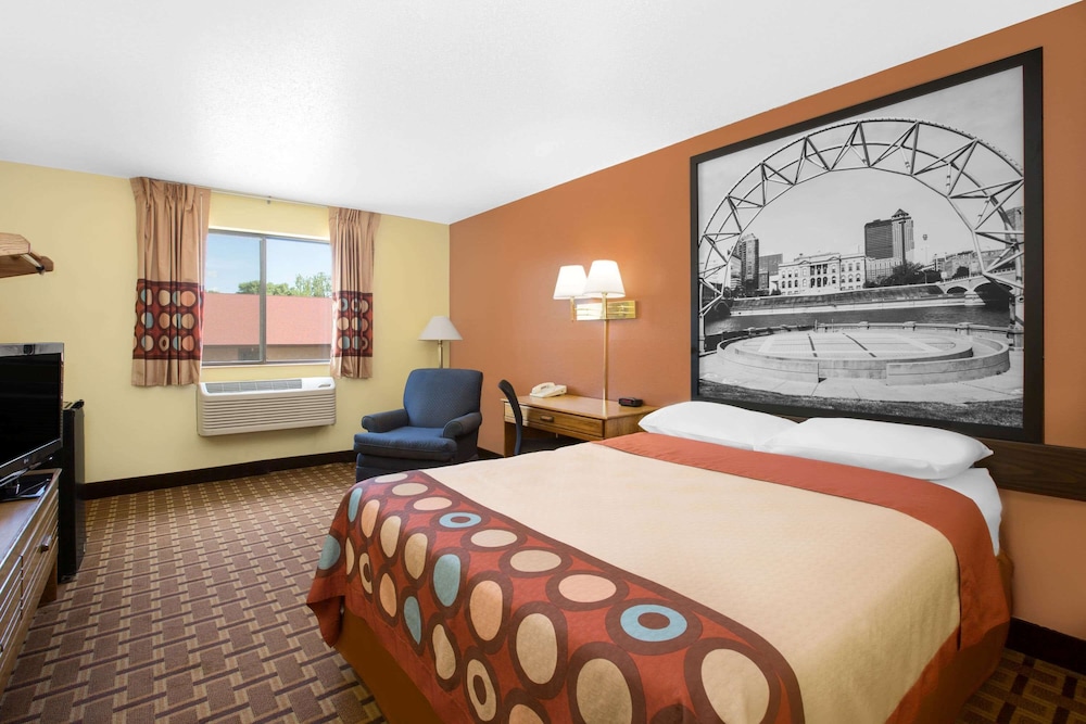 Super 8 Motel Boone 12/26