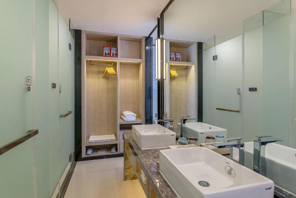 Echarm Hotel (Kunming Railway Station Huancheng South Road Metro Station) 48/50