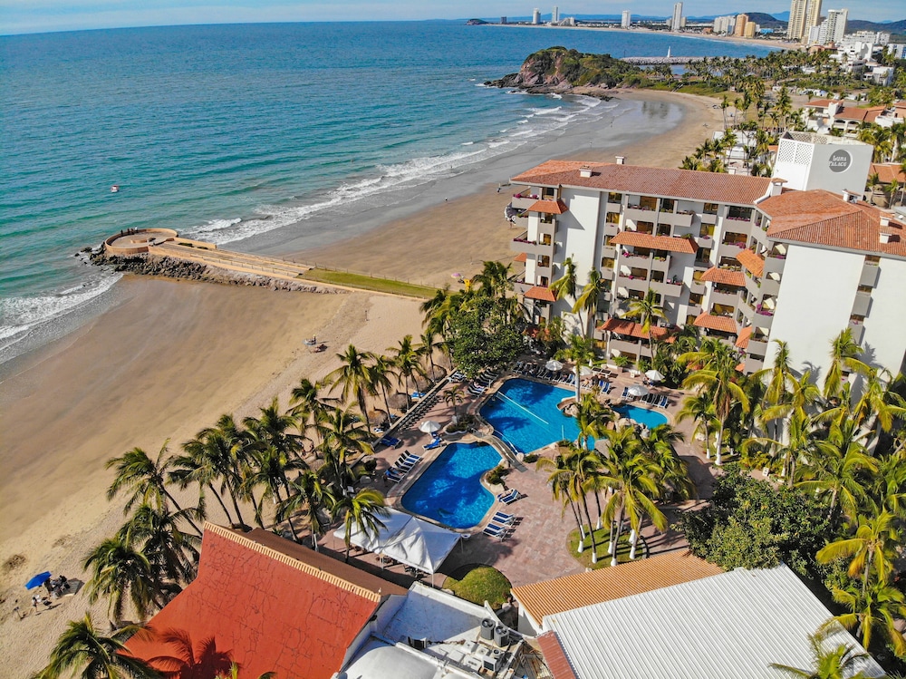 Luna Palace Hotel and Suites 42/65