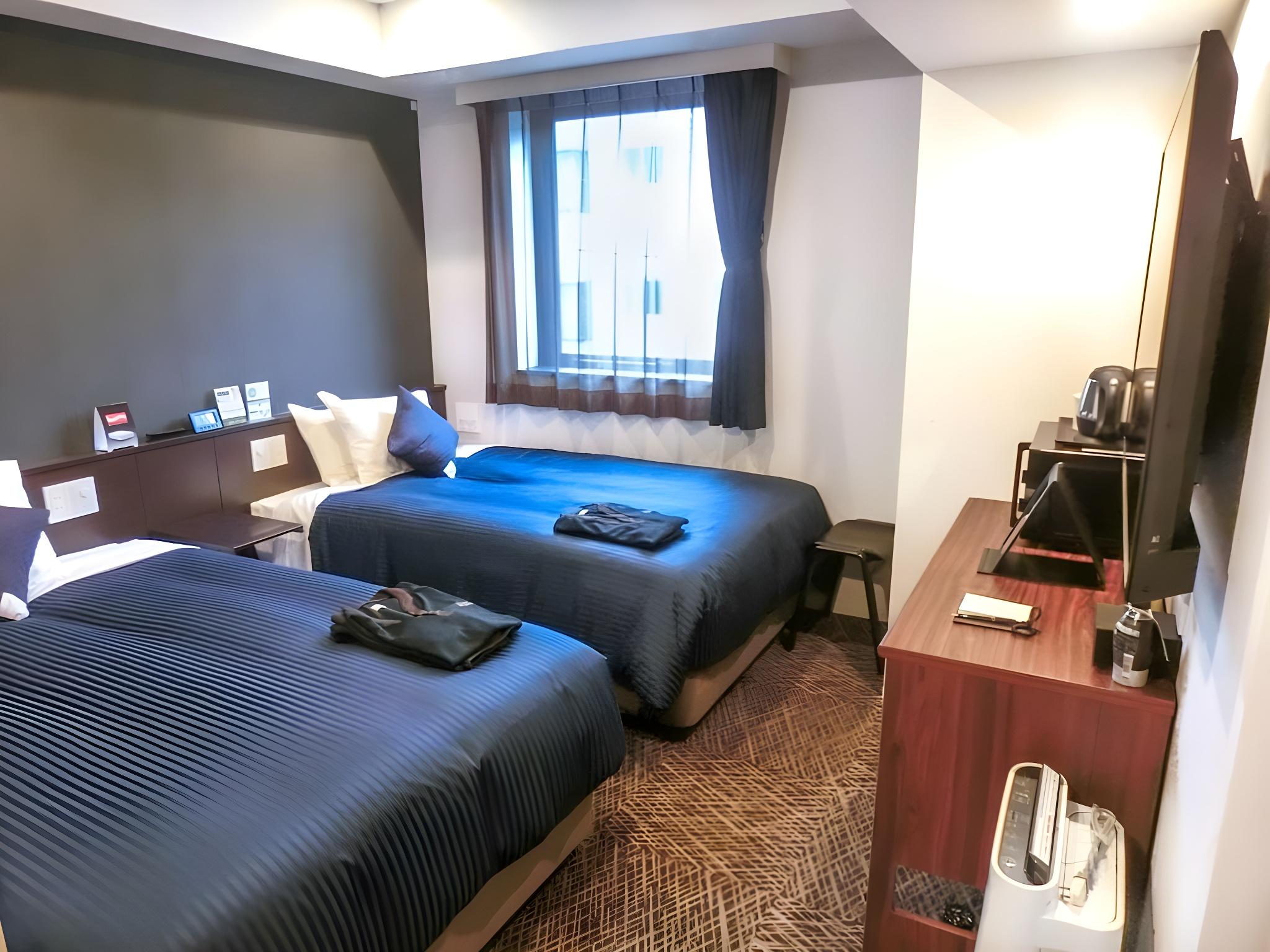 Standard, Twin Beds