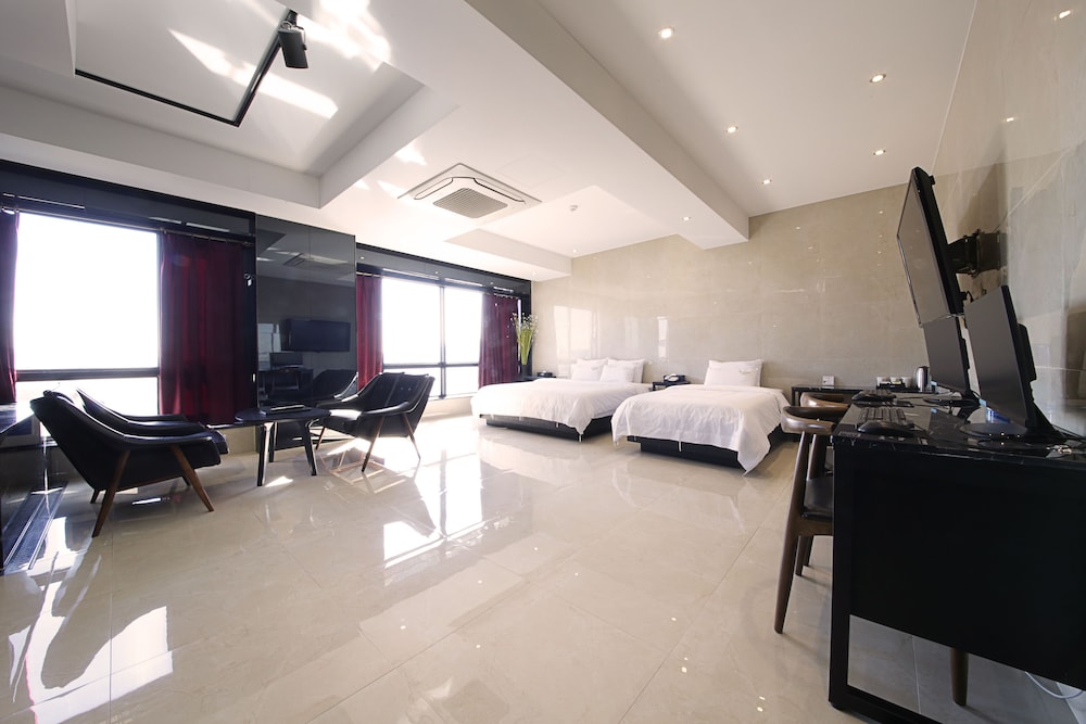 Hotel Almond Busan Station 34/47