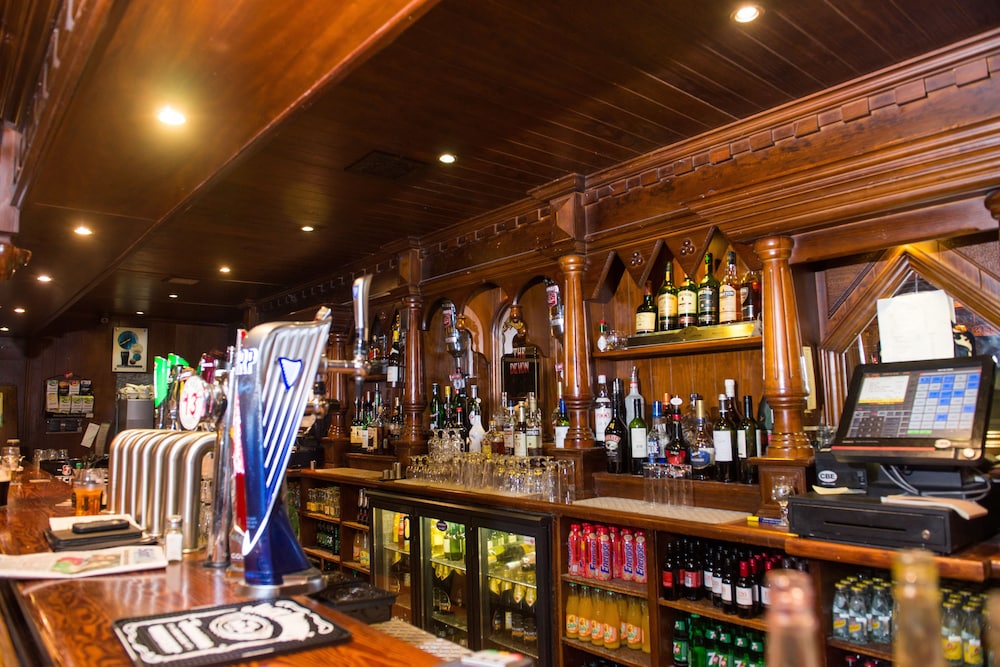 The Devon Inn 30/34