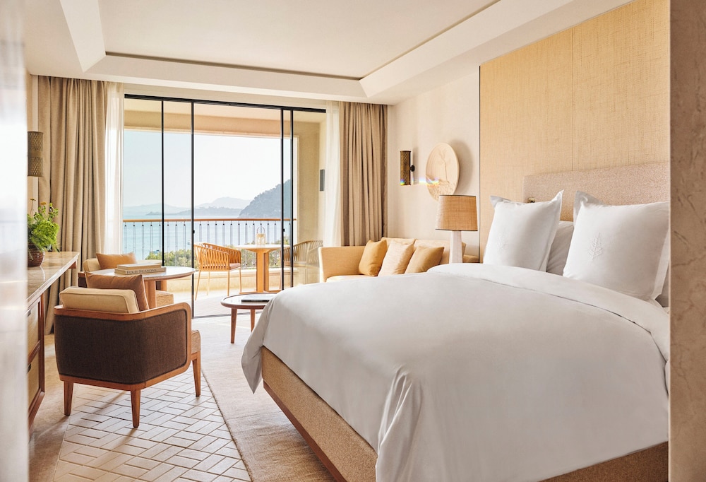 EXECUTIVE, SUITE, SEA VIEW