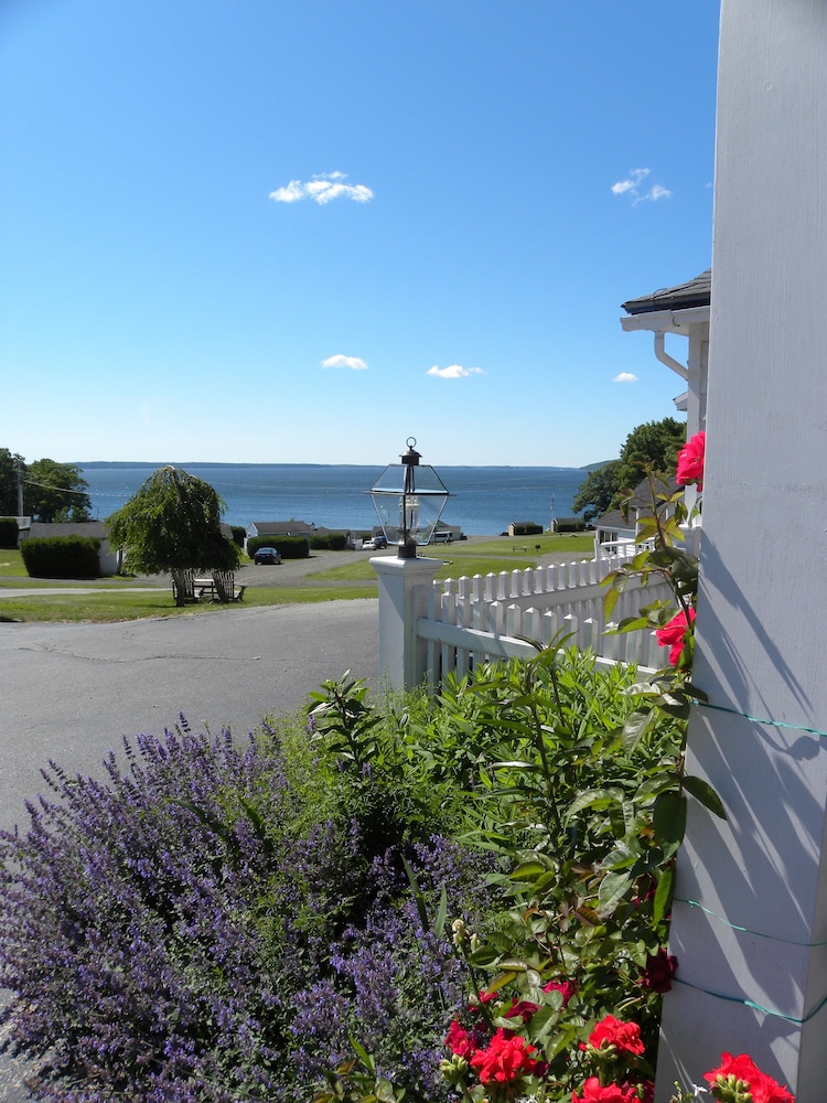 Colonial Gables Oceanfront Village 62/72
