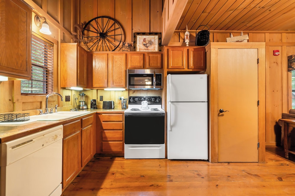 The Cabins At Green Mountain 8/68