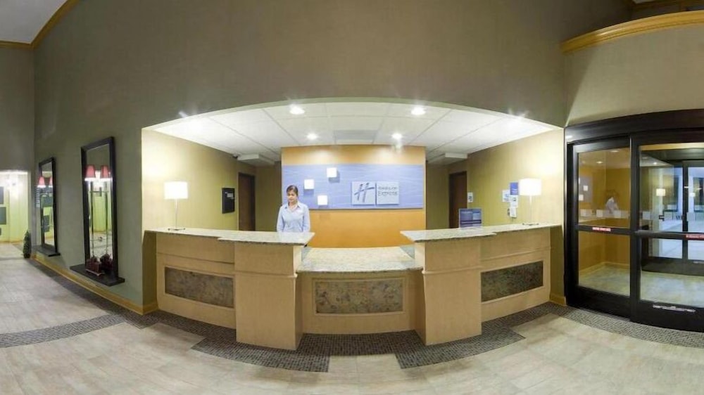 Holiday Inn Express Suites Thornburg S Fredericksburg 8/58