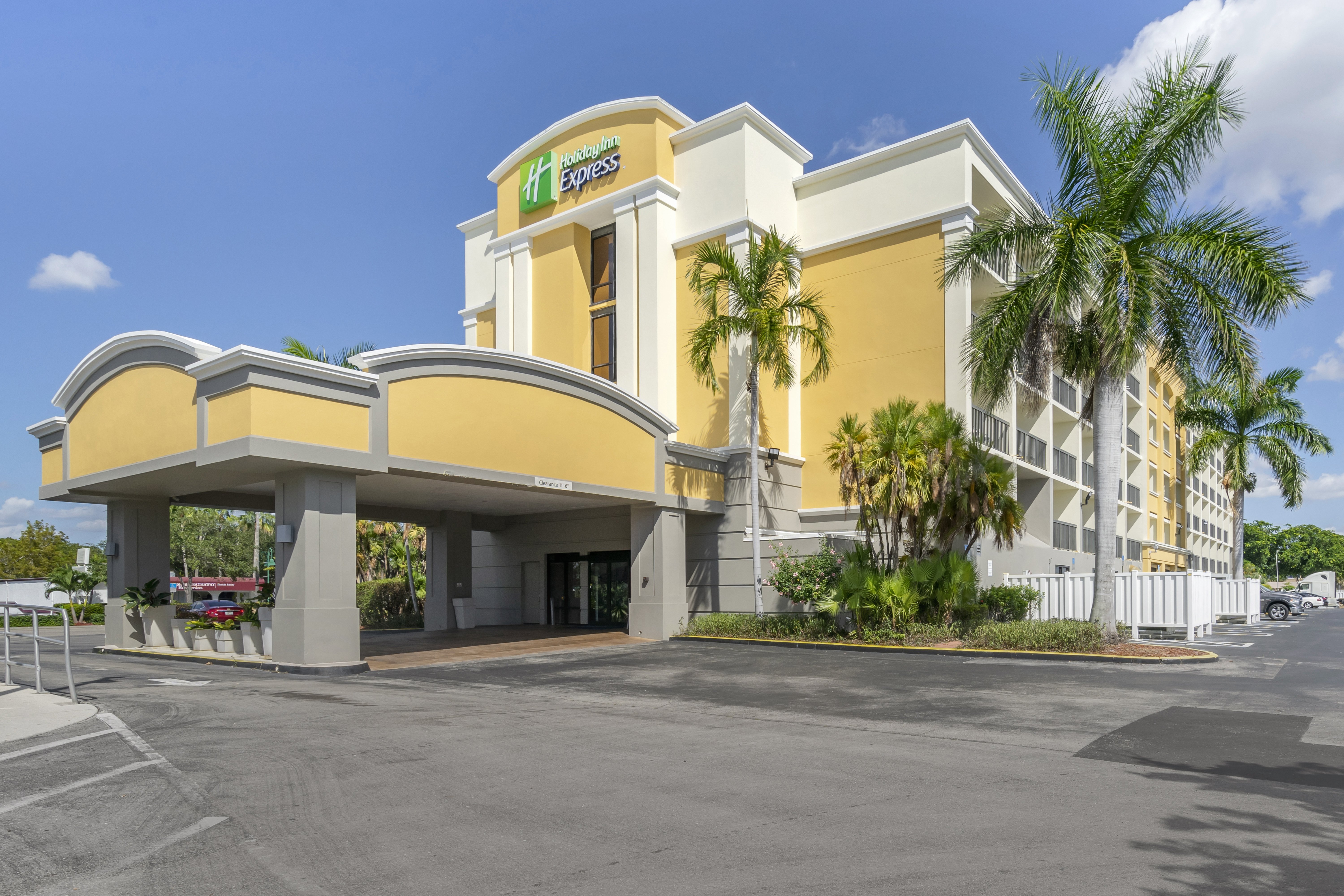 Holiday Inn Express Cape Coral-Fort Myers Area 50/53