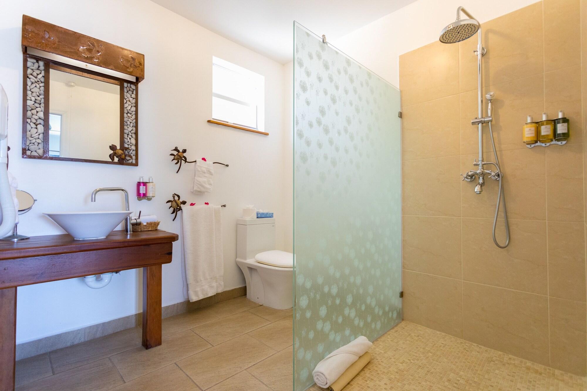 Suite, Water Front