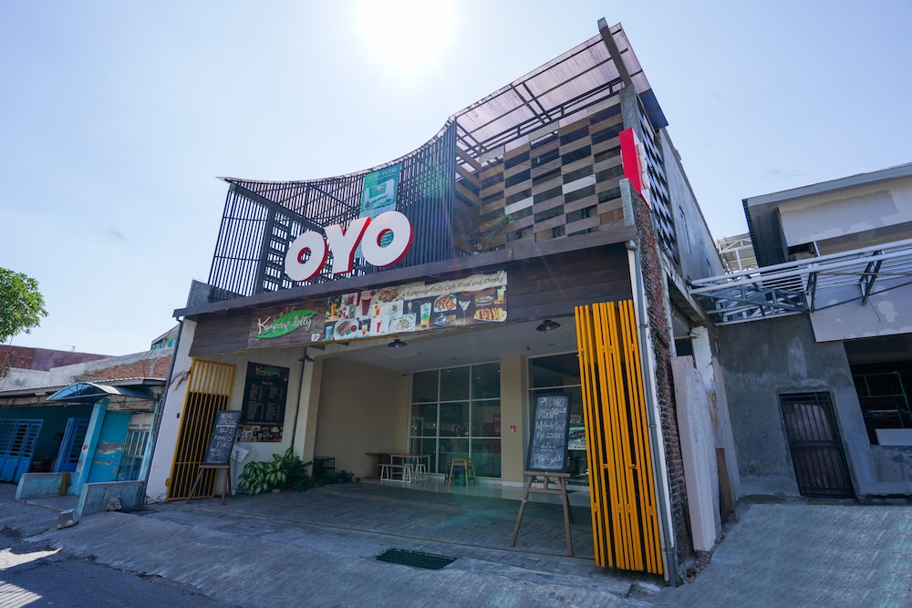Hotel O Surabaya near Surabaya Town Square formerly Kupang Gunung Residence 7/60
