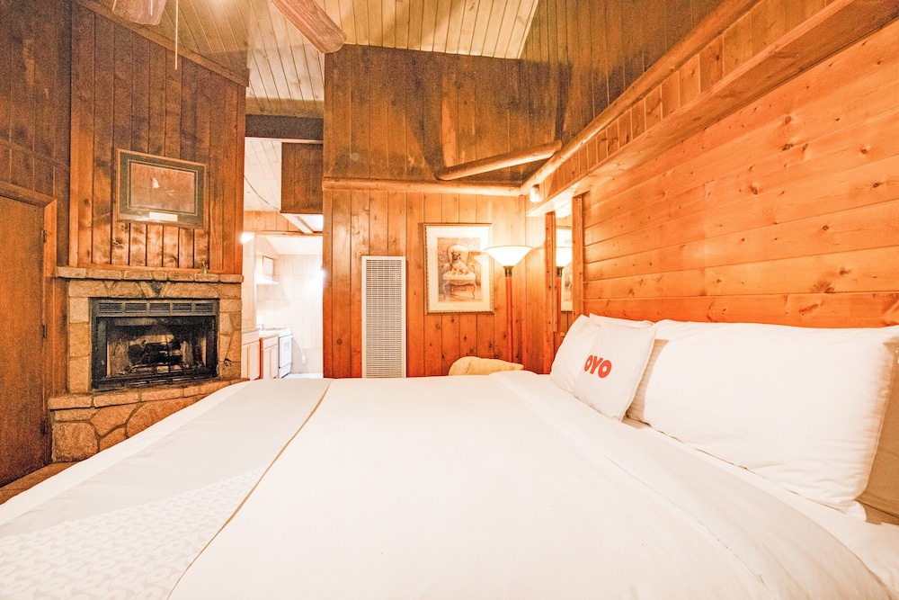 SUITE, KING BED