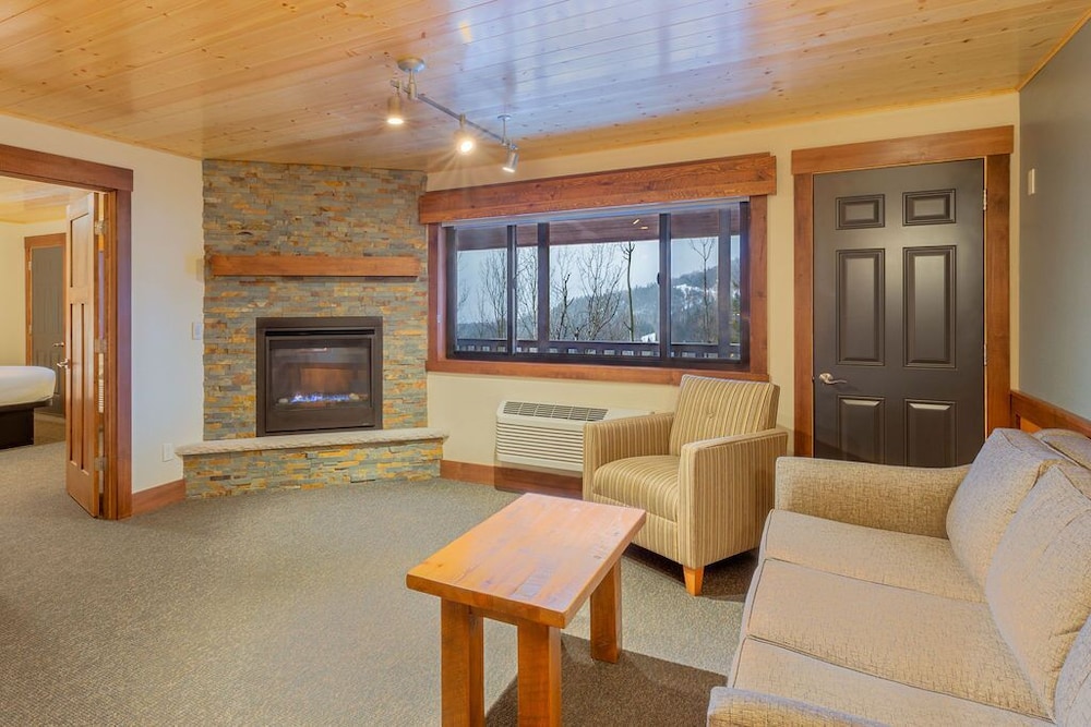 Eagle Ridge Resort 24/44