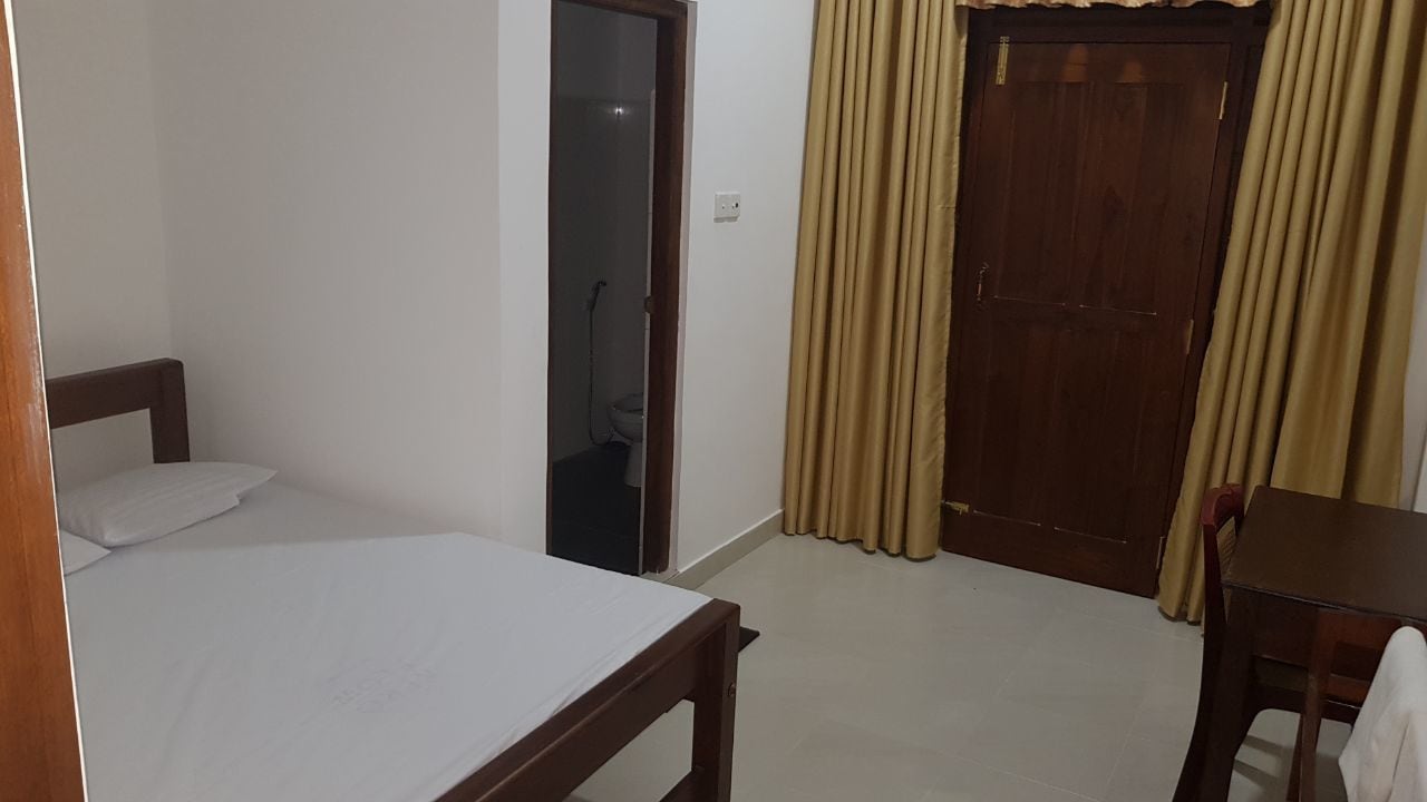4 BEDROOMS, BASIC, DOUBLE BED