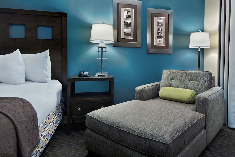 Oxford Suites Silverdale 21/59