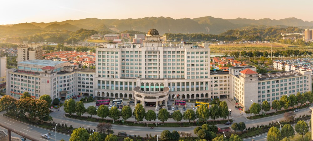 Sunshine Hotel Zhangjiajie 2/75