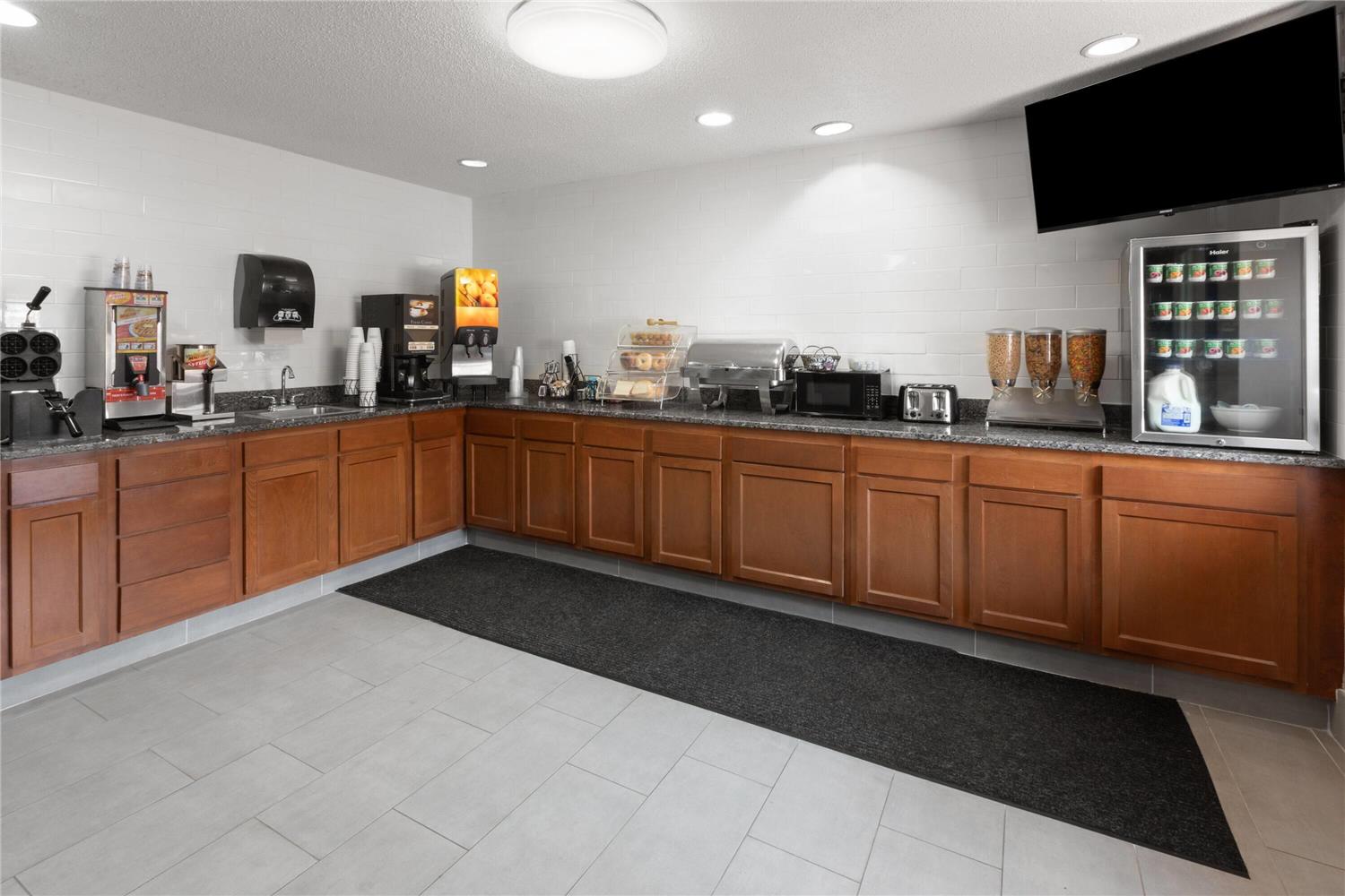 Microtel Inn Suites By Wyndham Sioux Falls 5/40