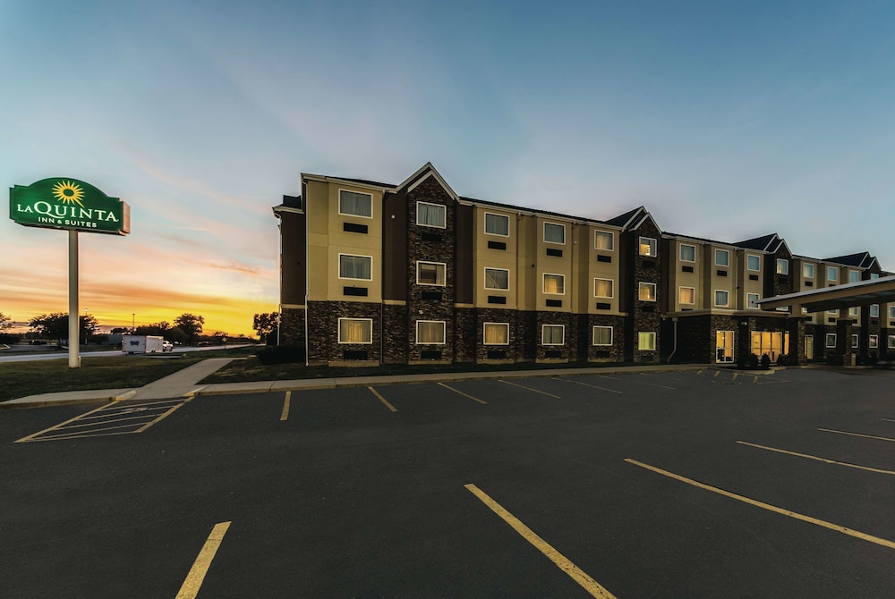 La Quinta Inn & Suites by Wyndham Collinsville - St. Louis 5/42
