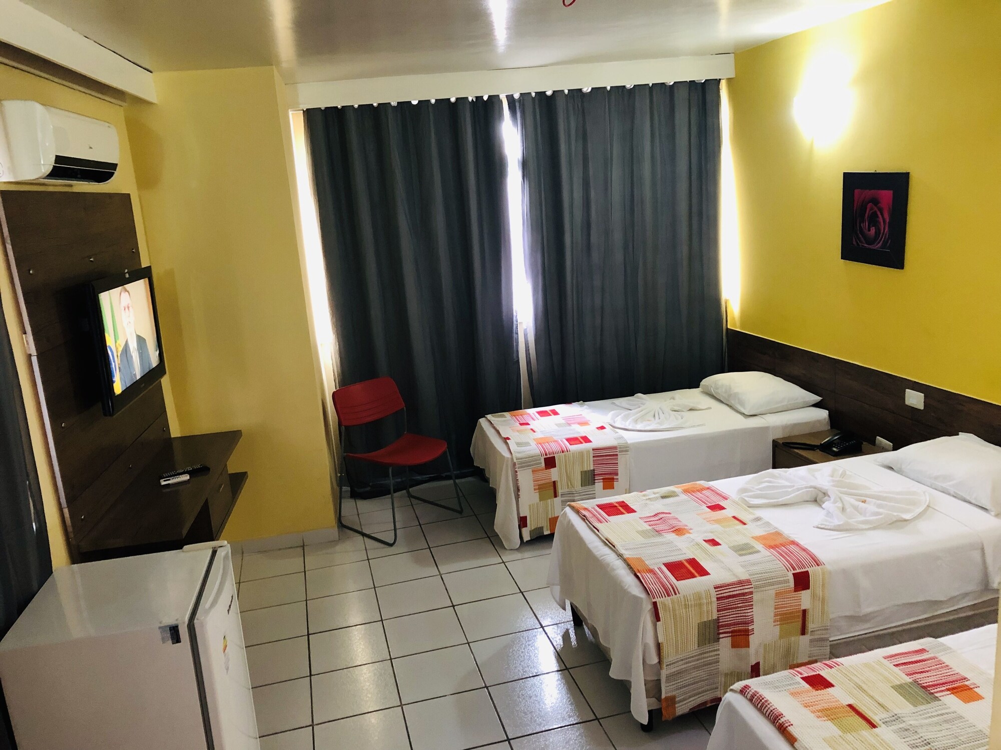 ROOM, TRIPLE, TWIN BEDS