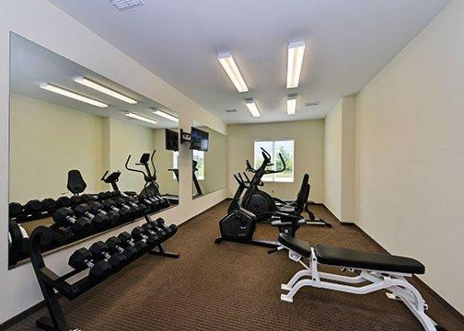 Sleep Inn Suites Gulfport 19/34
