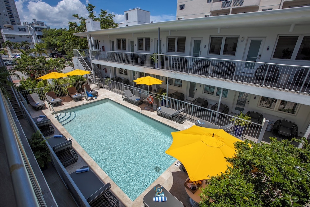 Waterside Hotel and Suites 6/86