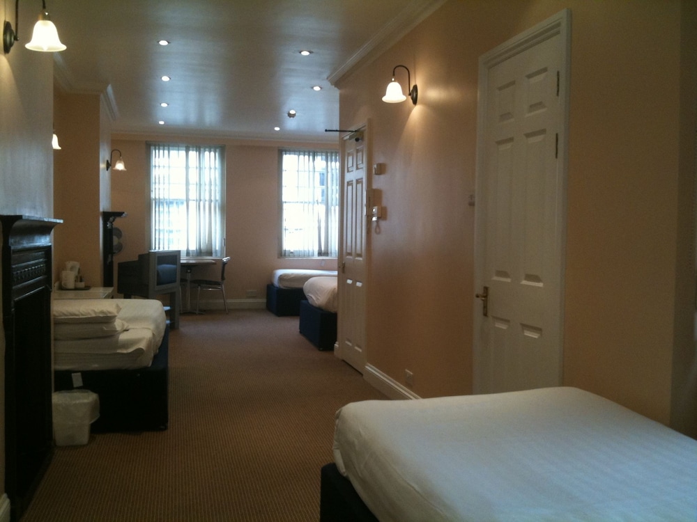 The Mermaid Suite Hotel 24/37