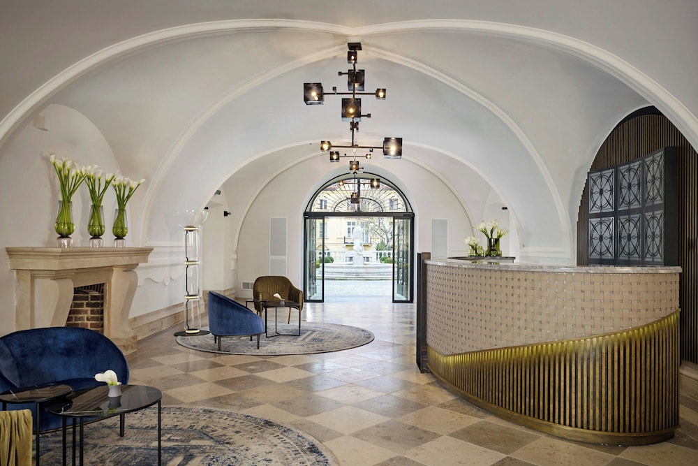 Hotel Verte, Warsaw, Autograph Collection 8/50