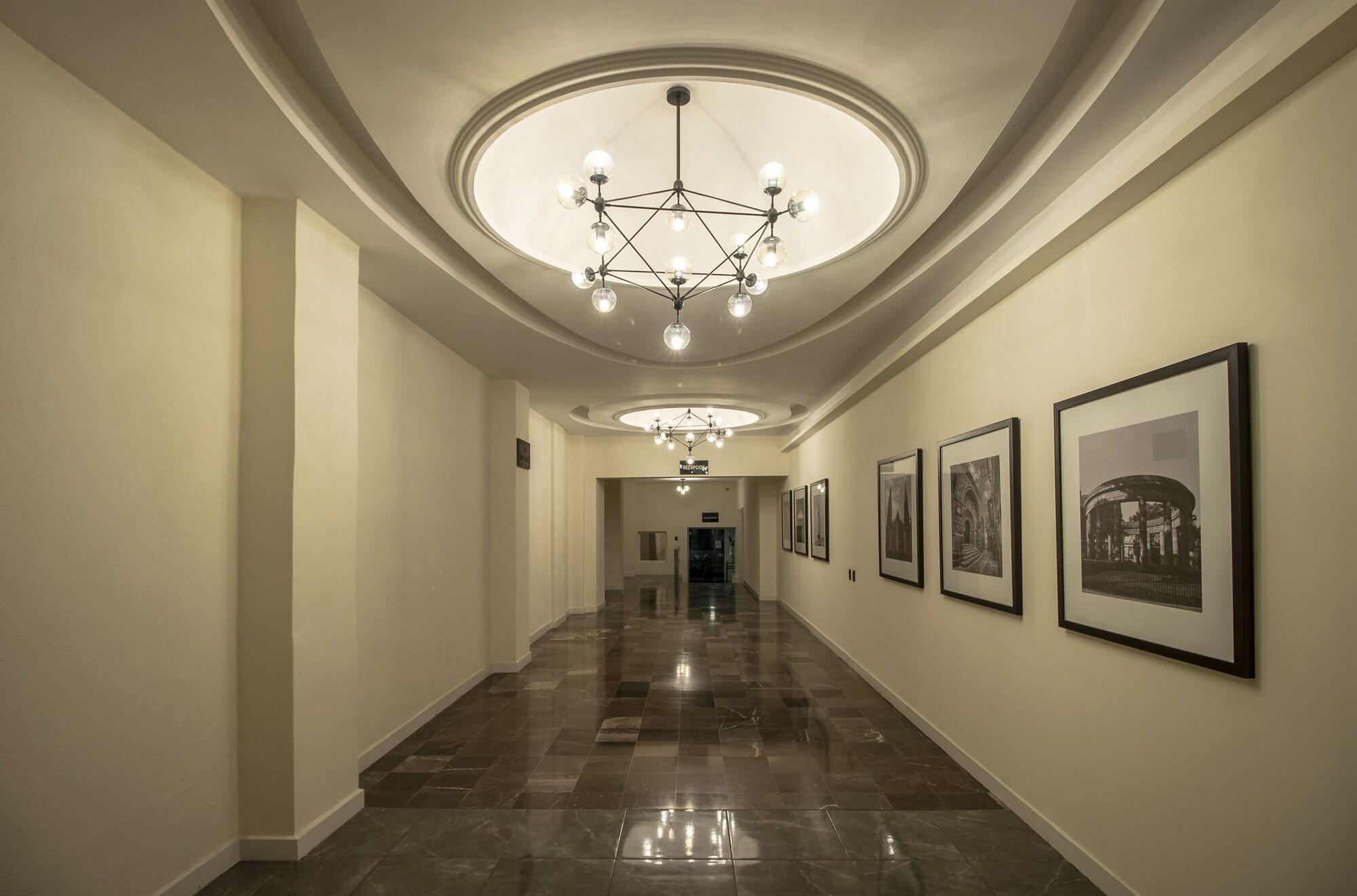 Hotel Emperador 10/55