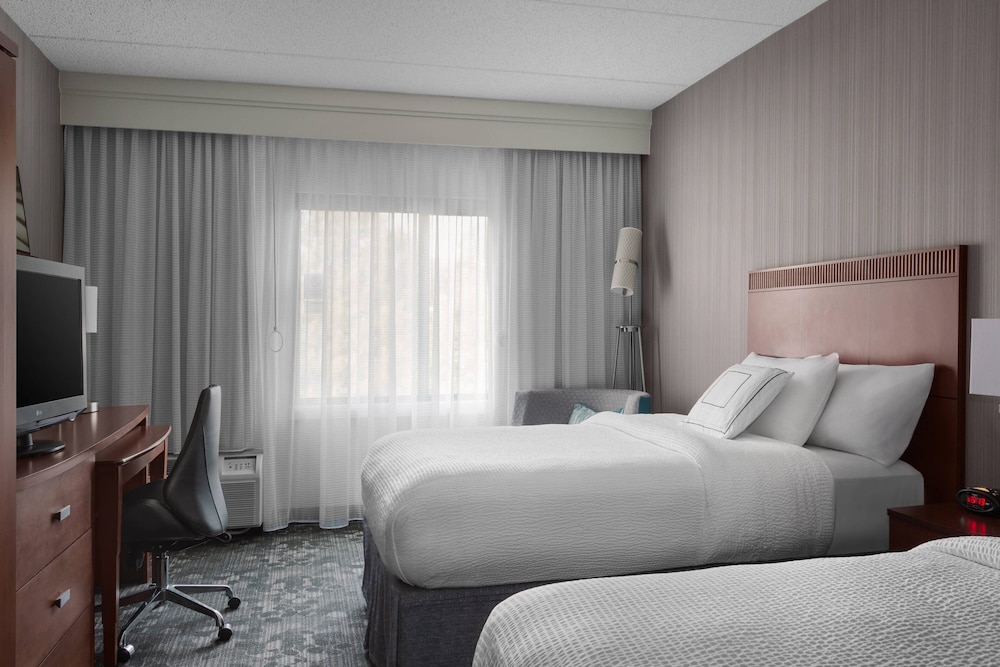 Courtyard Fishkill by Marriott 7/34