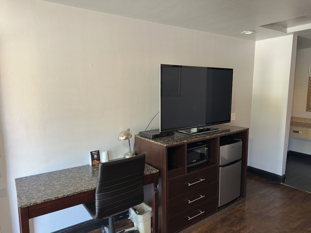 Crossroads Inn 32/39