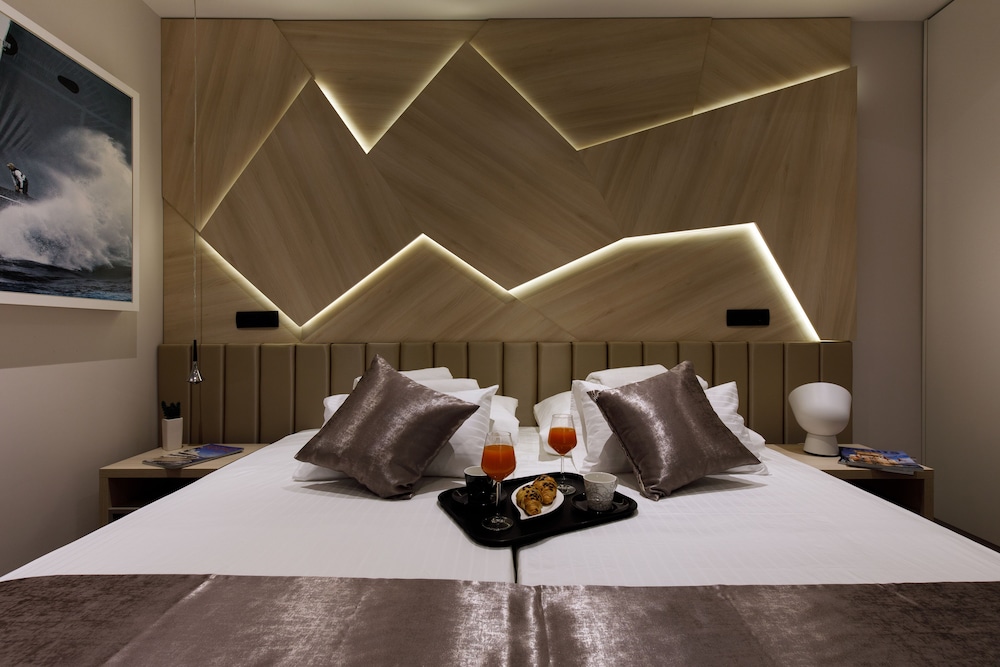Sailor Boutique Rooms 13/27