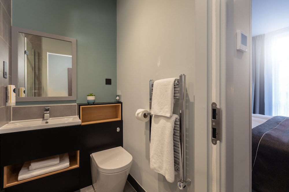 Holiday Inn - the niu, Loom Manchester North, an IHG Hotel 24/73