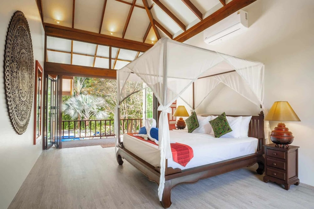 Koh Jum Beach Villas 30/76