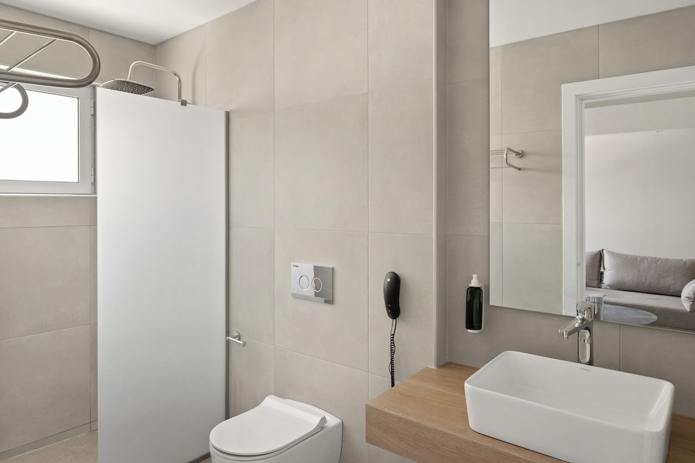 White Olive Marine Aquapark 67/69