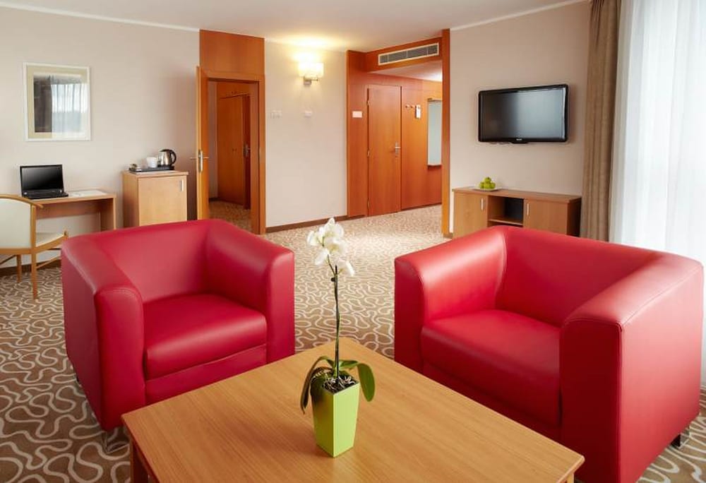 OREA HOTEL PYRAMIDA 50/73