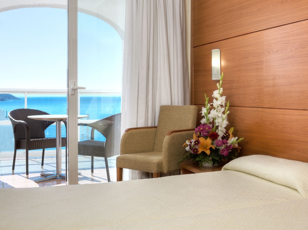 HOTEL CENTRO MAR(FORMERLY CENTRO PLAYA) 10/24