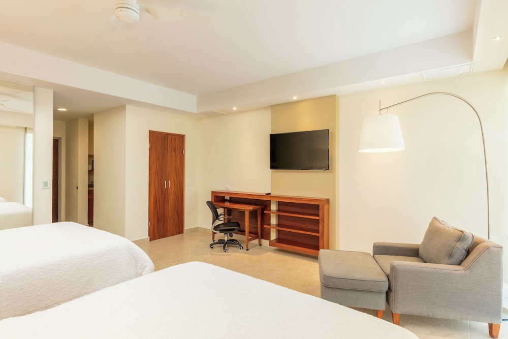 Hampton Inn and Suites by Hilton Los Cabos 22/55
