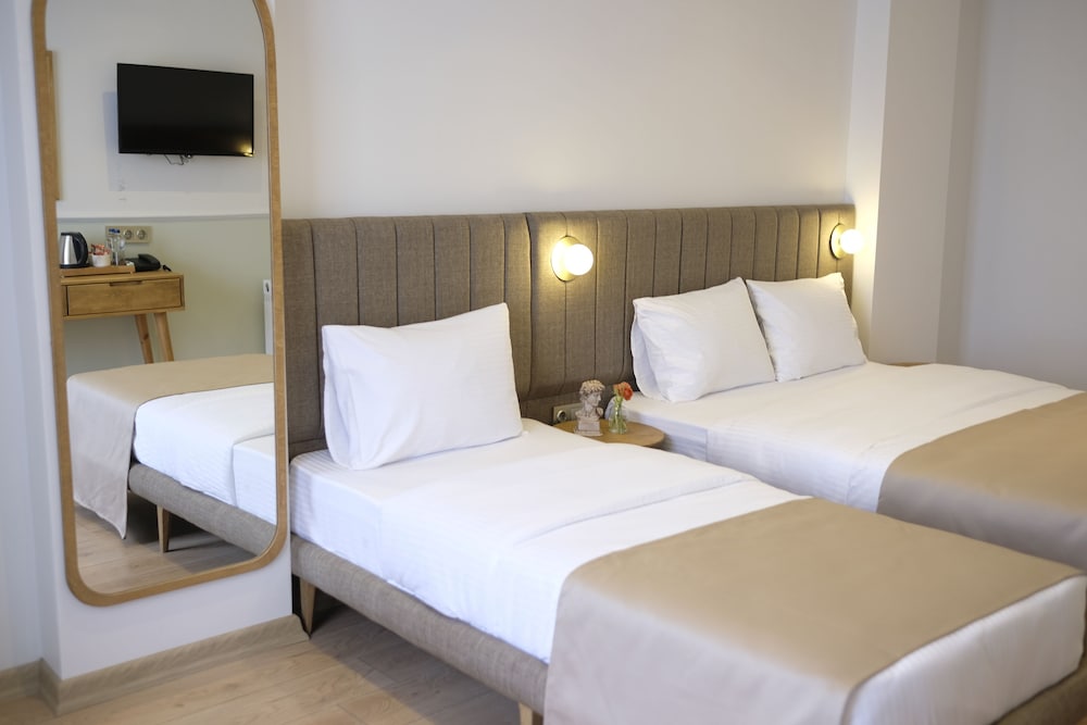 غرفة ديلوكس بسريرين منفصلين، Meshk Airport Hotel 4/10