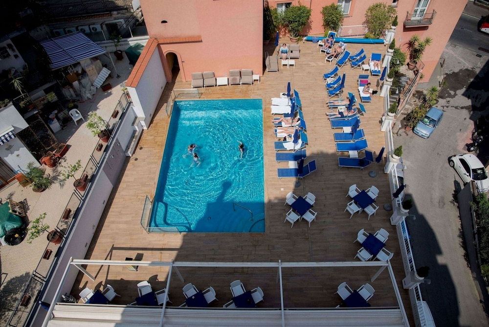 Hotel Villa Maria 58/63