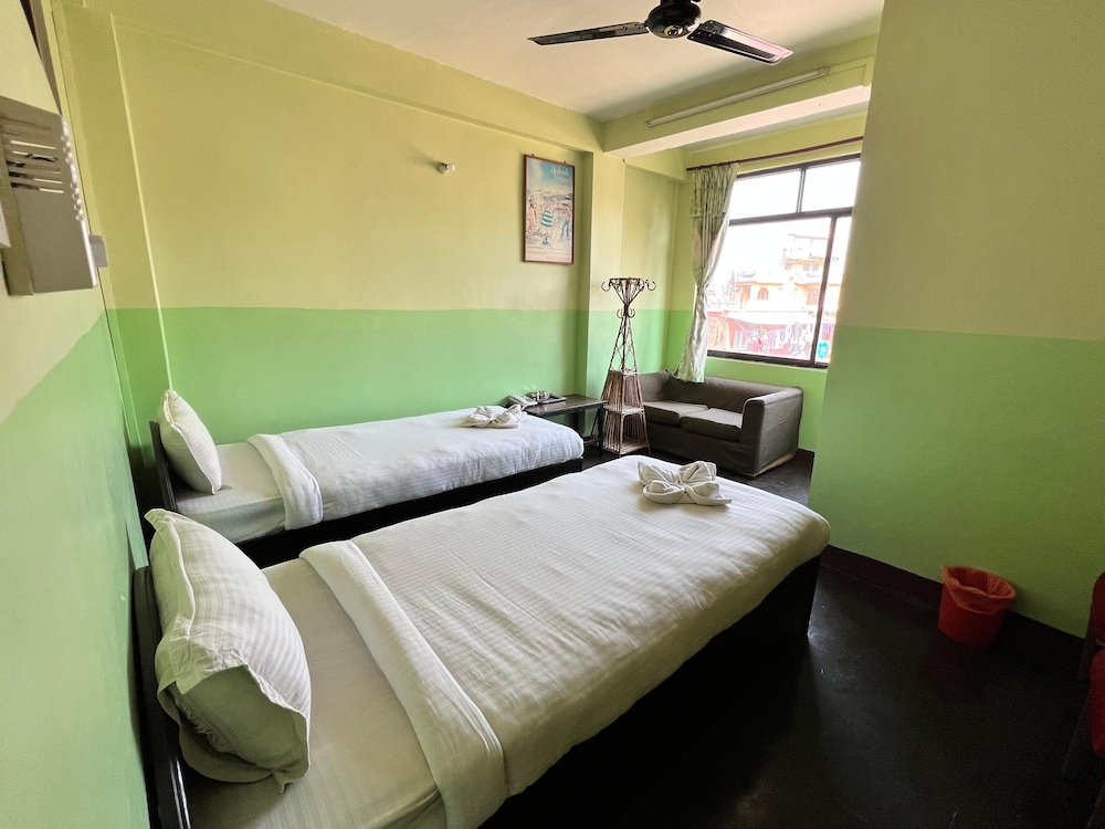 2 BEDROOMS, STANDARD, TWIN BEDS