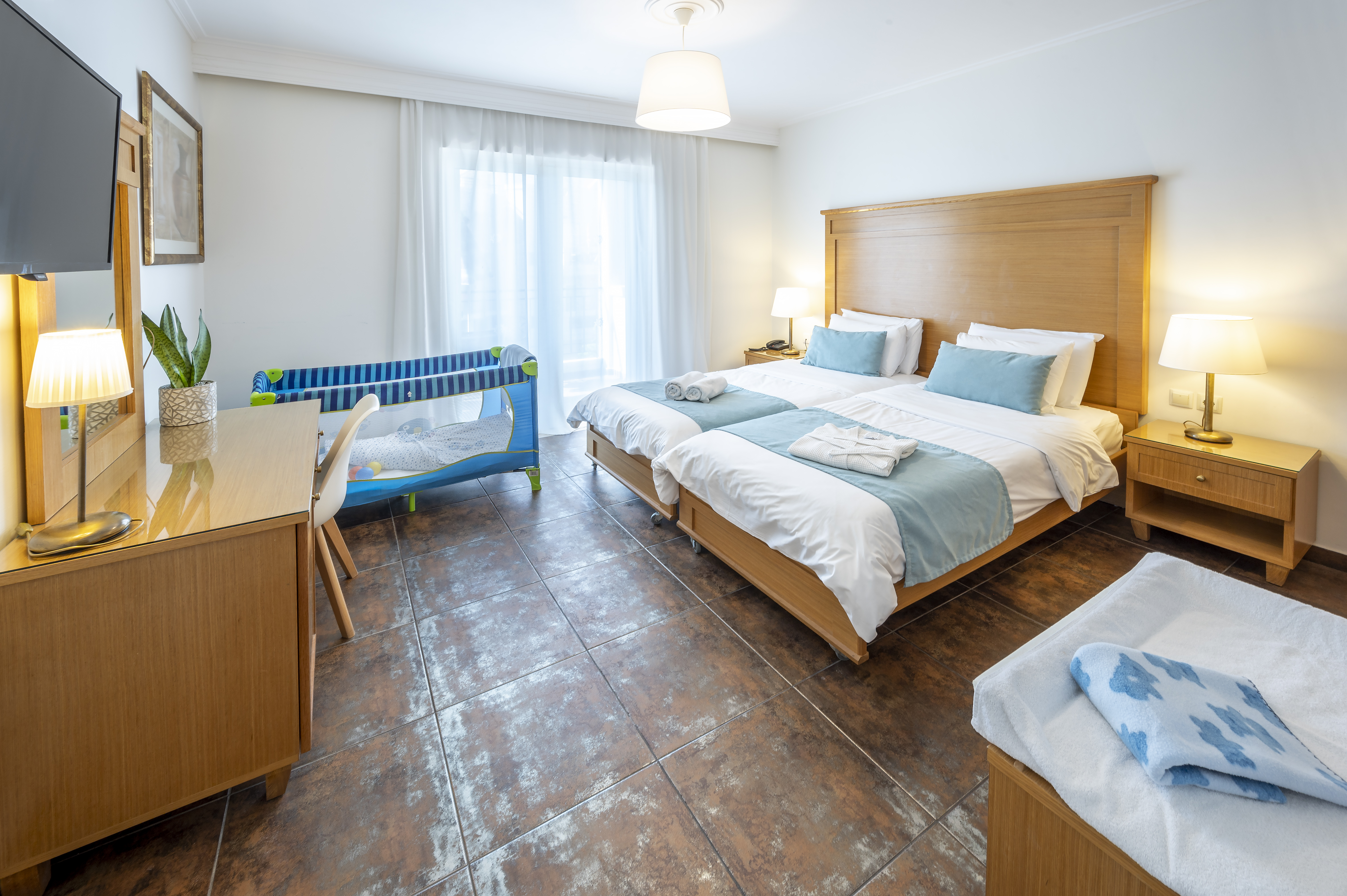2 Bedrooms, Family Suite, Apartment