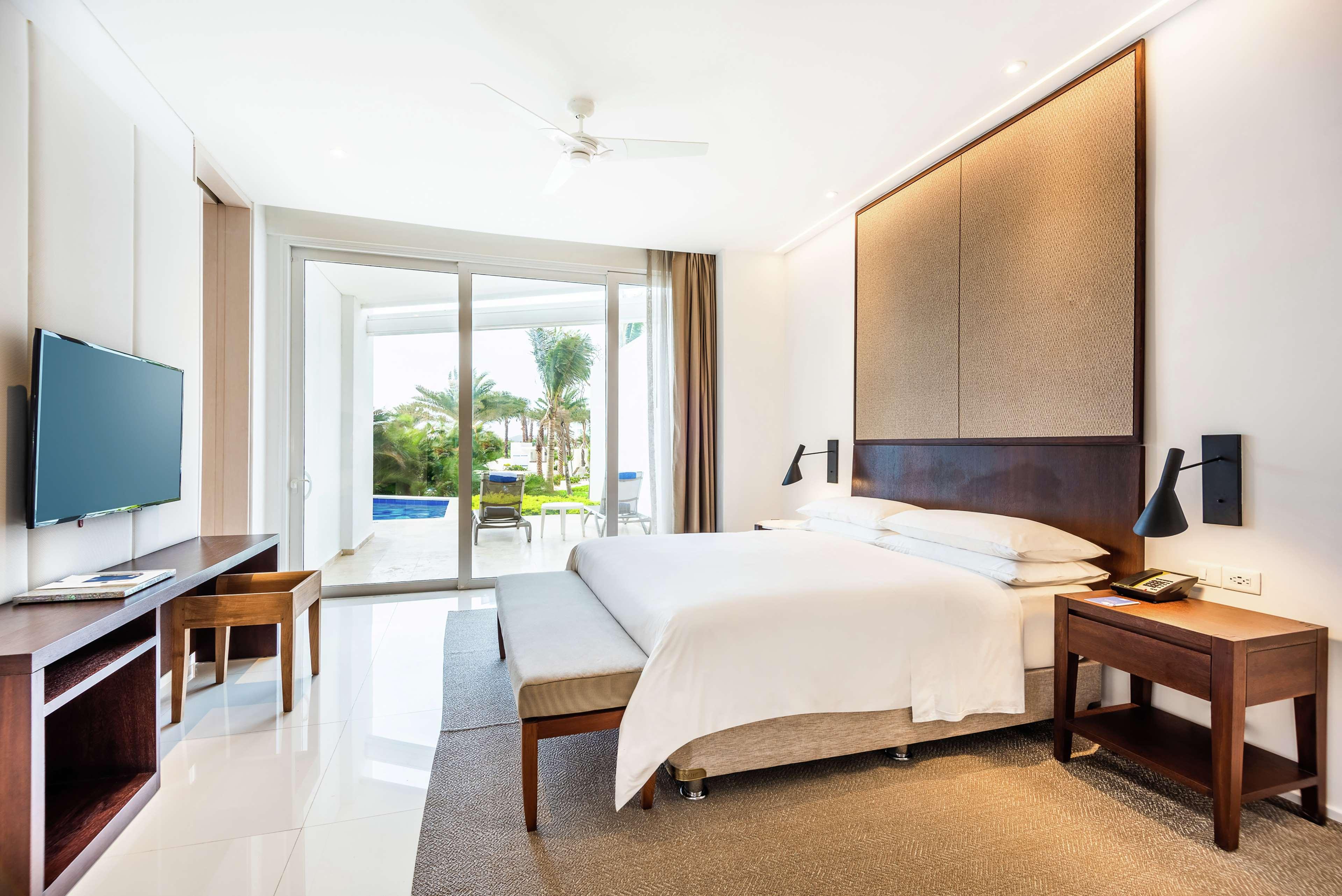 Preferred Club, Swim Out, Master, Suite