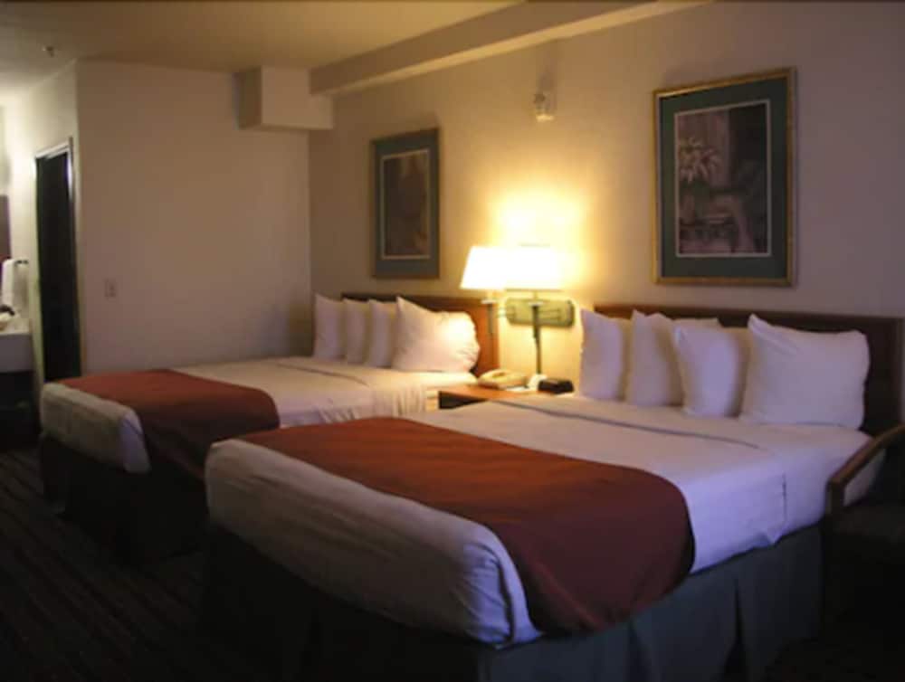Catalina Inn 22/40