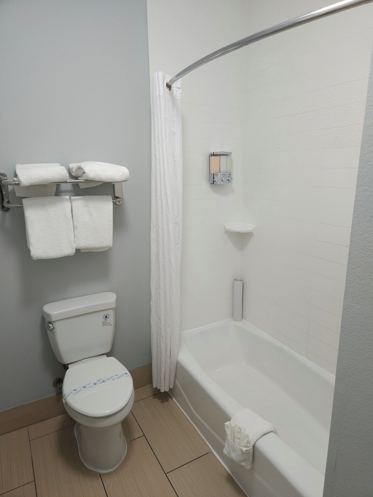 Executive Inn and Suites Tyler 50/51