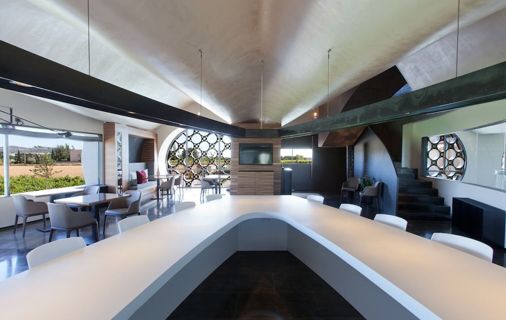 Cava Hotel Mastinell 37/68