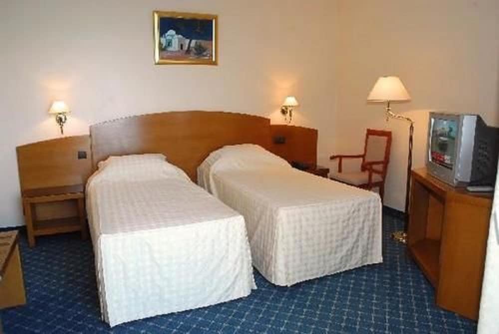 Sabri Hotel 12/44