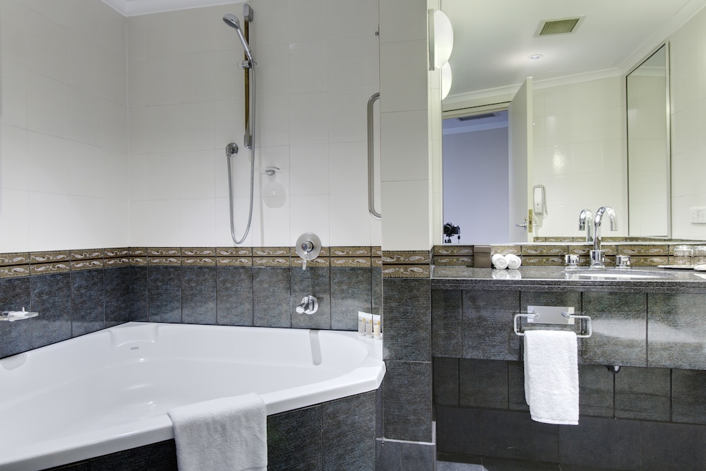 PULLMAN SYDNEY HYDE PARK 50/50
