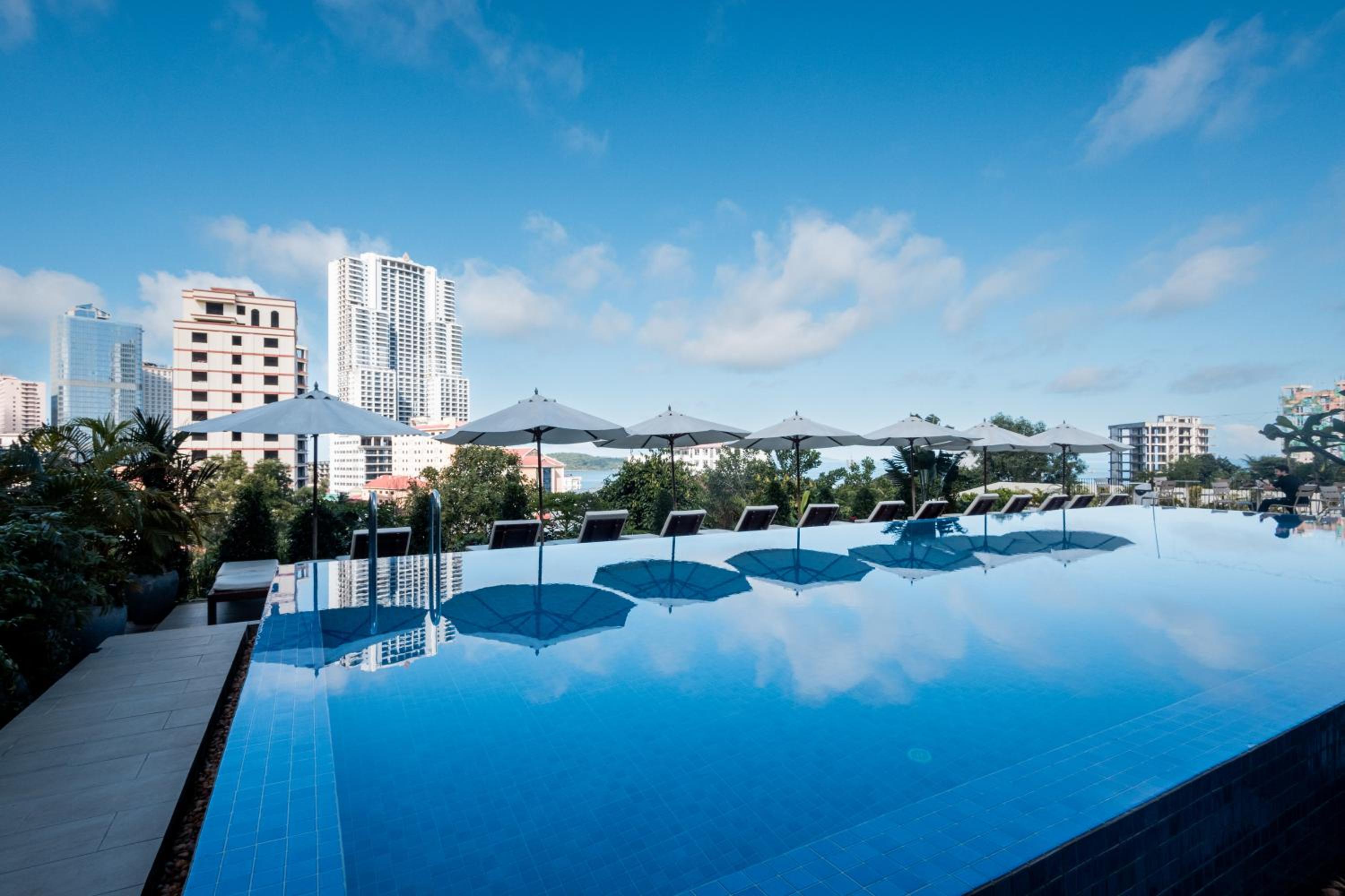 Onederz Sihanoukville 30/38