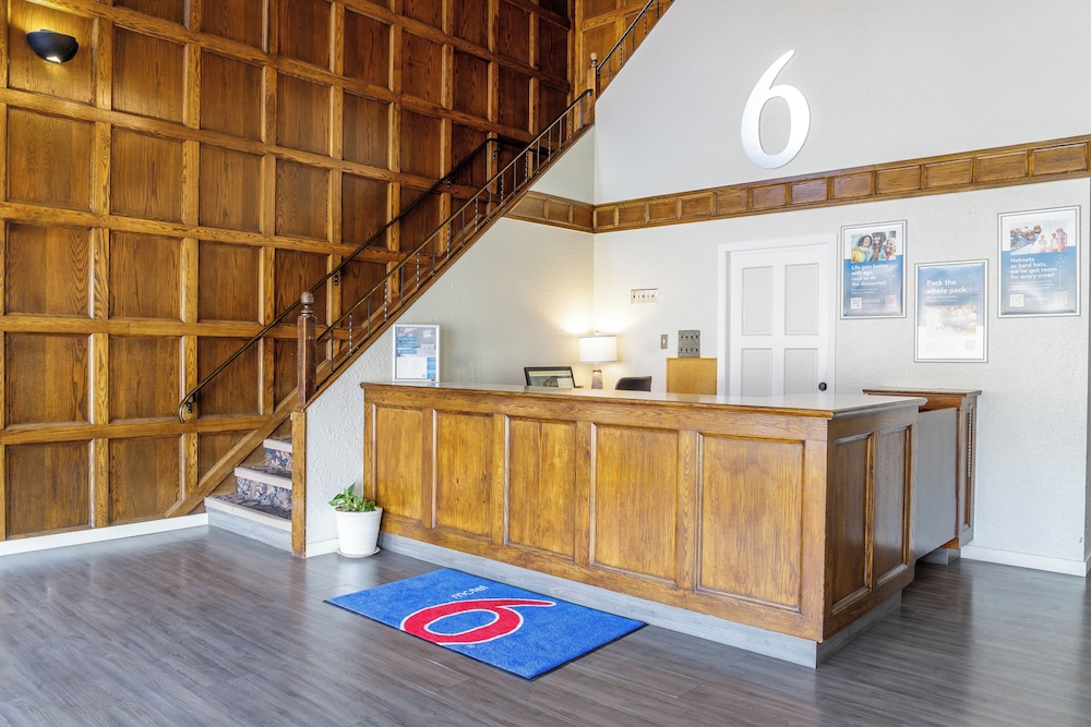 Lobby at Motel6 Merritt, BC, MERRITT - BRITISH COLUMBIA